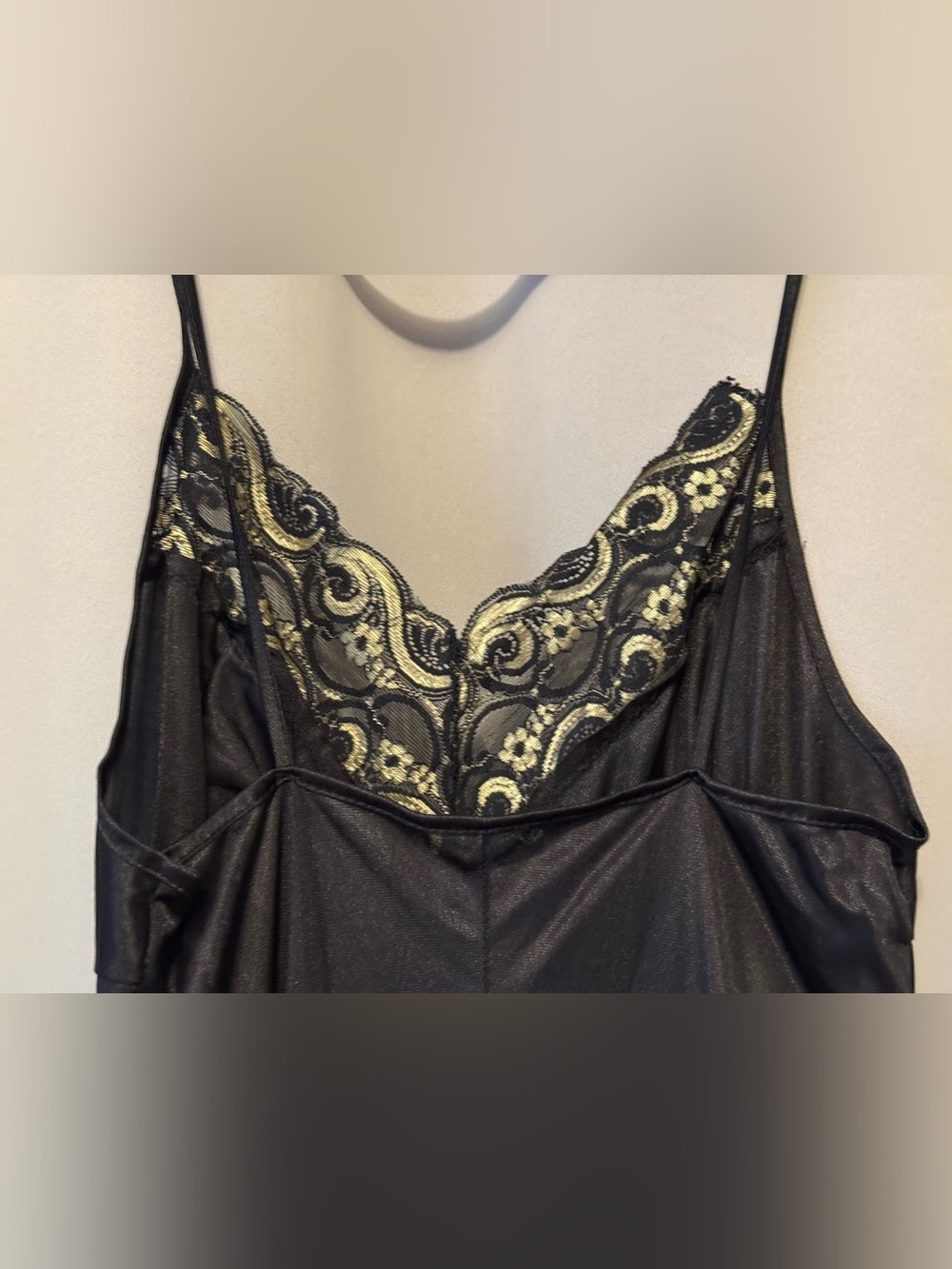 Vintage Lady Cameo Dallas Black Slip with Gold Accents Size Medium - Picture 7 of 13